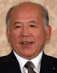 宮内庁:羽毛田長官退任へ 後任は風岡次長