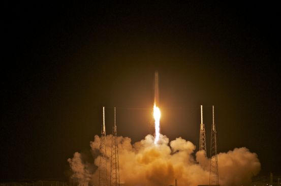 米民間宇宙船ドラゴン、打ち上げ成功 宇宙ステーションへ