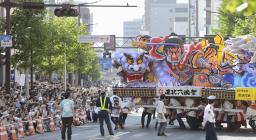 東北六魂祭:復興の願い込め…盛岡でパレード