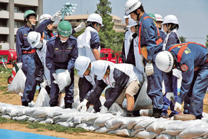 台風に備え水防訓練 東京消防庁と杉並区 地元住民も参加