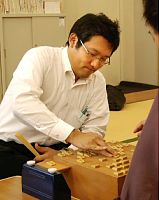 清水上さん、冷静さと風格 朝日アマ将棋名人戦Ｖ４