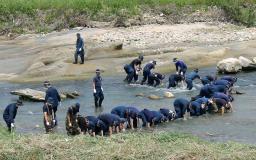 岐阜の幼稚園教諭殺害で男を聴取 県警、川を捜索