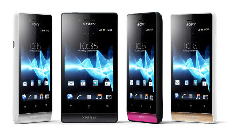 英Sony Mobile、Facebook統合の「Xperia miro」とデュアルSIM対応の「tipo」を発表