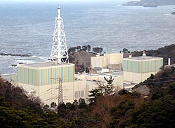 福井・大飯原発:再稼働決定 知事「浜岡、影響受けぬ」 安全性を疑問視 ／静岡