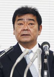 陸援隊社長を名義貸し、河野被告は無許可で起訴