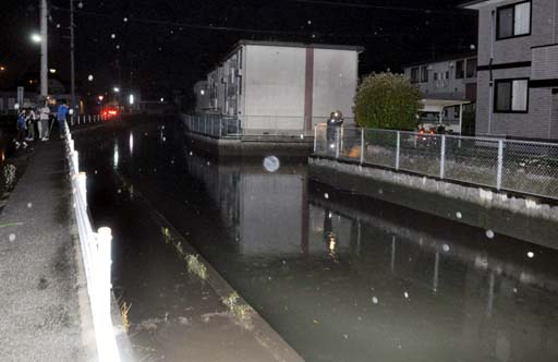 前線停滞、九州など大雨 男児ら３人が死傷