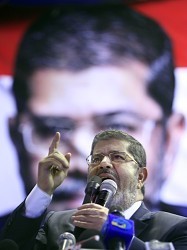 ［国際］エジプト大統領選、モルシー氏が勝利 初のイスラム系指導者誕生 ＋（1/2ページ）（2012.6.24 23:41）