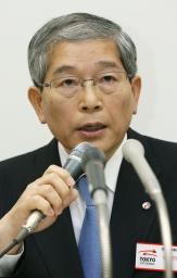 日興インサイダー事件、金融相「厳正に対処」