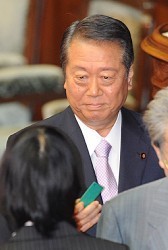 「近いうちに決断」小沢元代表、離党示唆に留まる