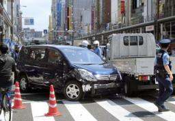 商店街でワゴン車暴走 ６人はねられけが 大阪・西成