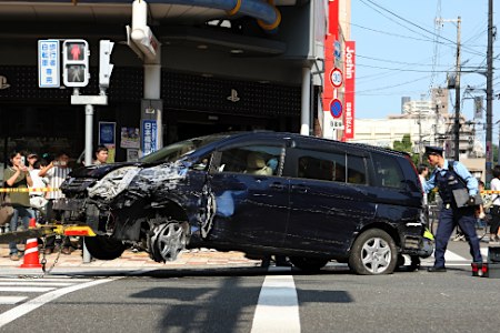 車暴走６人重軽傷 ３２歳男、薬物使用か…西成