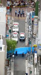 大阪・ミナミ通り魔:女性刺殺容疑で礒飛容疑者を再逮捕