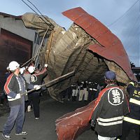 黒い渦巻き見えた…弘前で竜巻か、１９棟全半壊