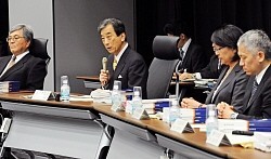 原発安全策、先送り追及 国会事故調報告「地震で損傷も」